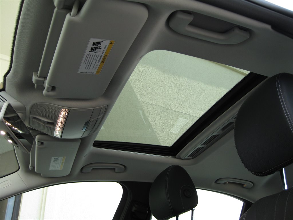 2018 Mercedes-Benz E-Class E300 With Sunroof AN photo