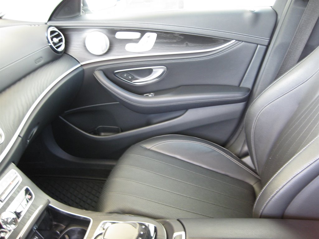 2018 Mercedes-Benz E-Class E300 With Sunroof AN photo