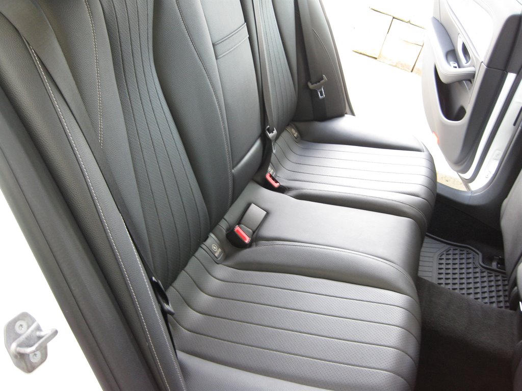 2018 Mercedes-Benz E-Class E300 With Sunroof AN photo