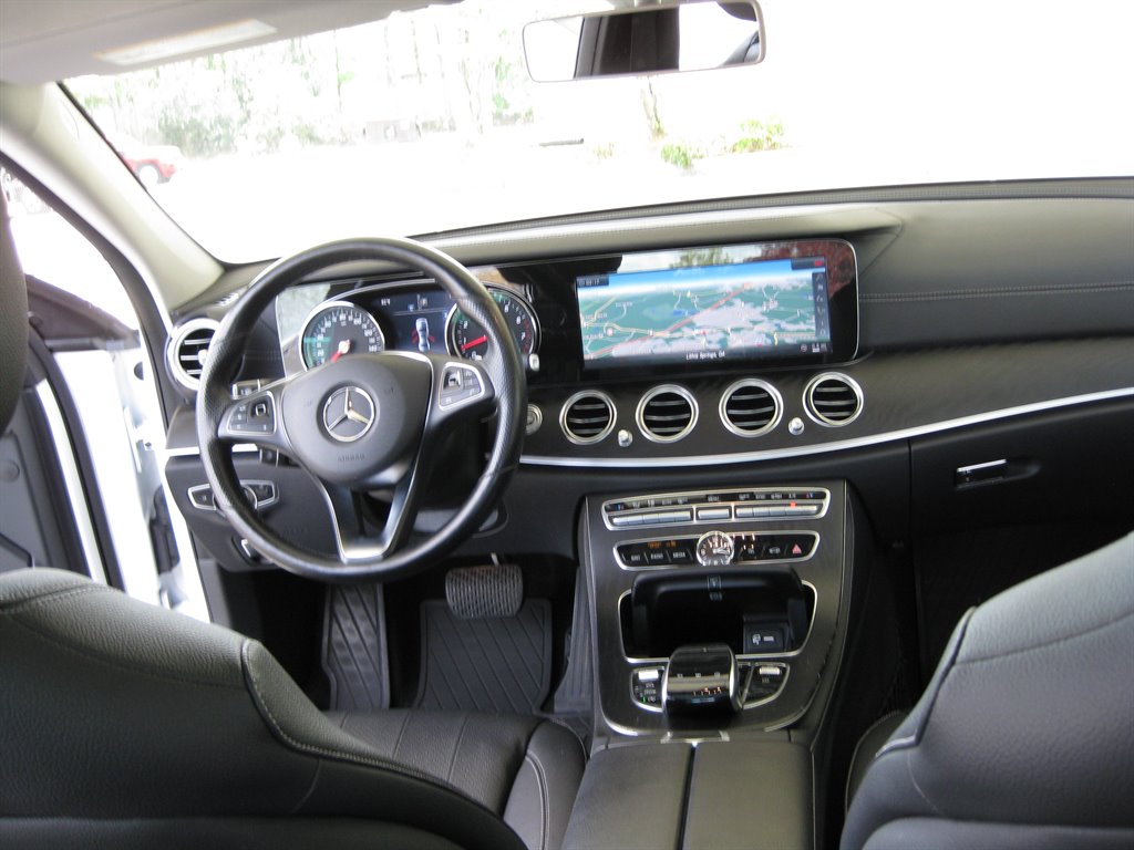 2018 Mercedes-Benz E-Class E300 With Sunroof AN photo