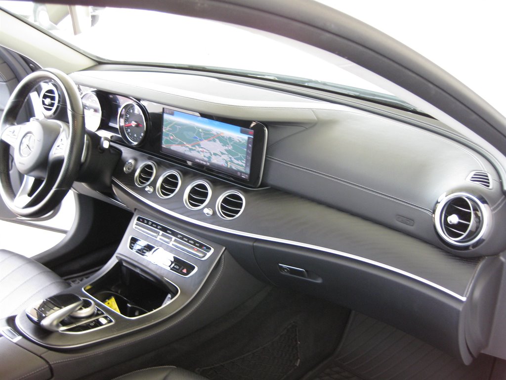 2018 Mercedes-Benz E-Class E300 With Sunroof AN photo