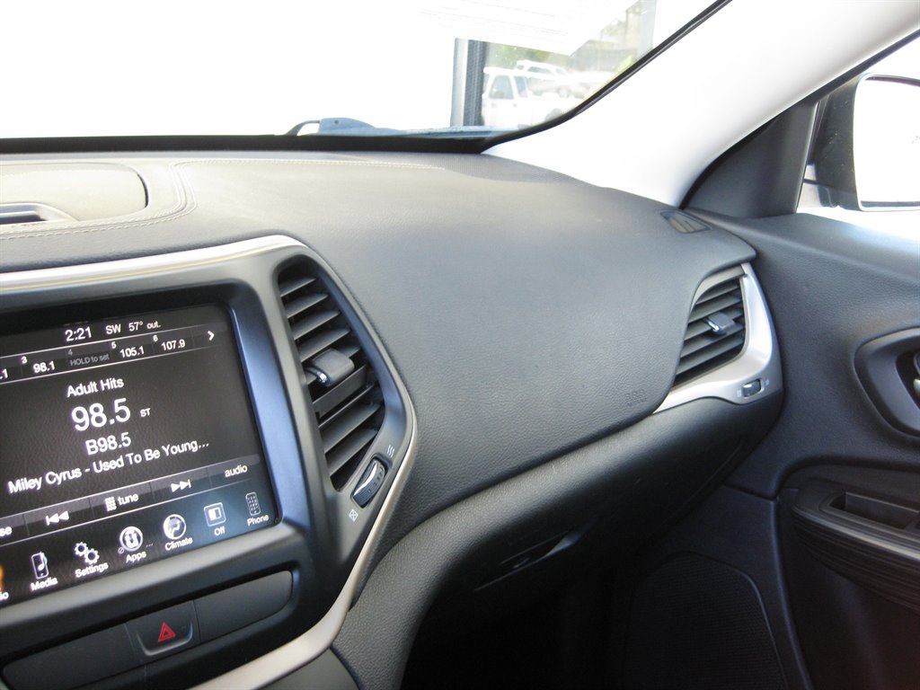 2016 Jeep Cherokee Latitude photo