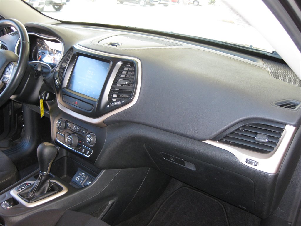 2016 Jeep Cherokee Latitude photo