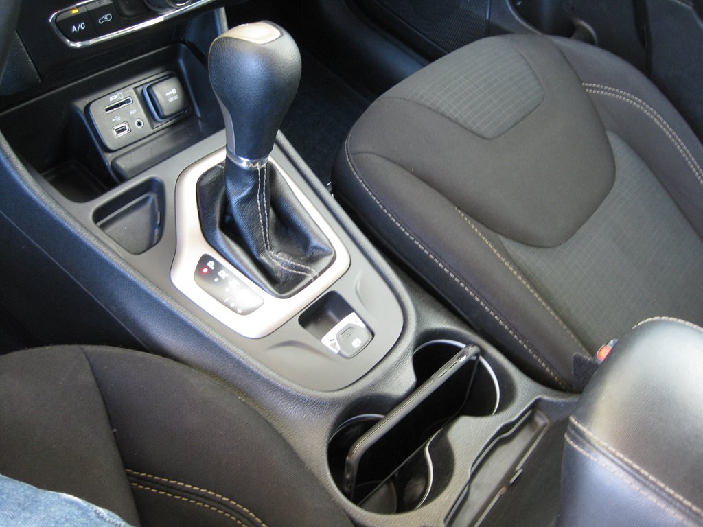 2016 Jeep Cherokee Latitude photo
