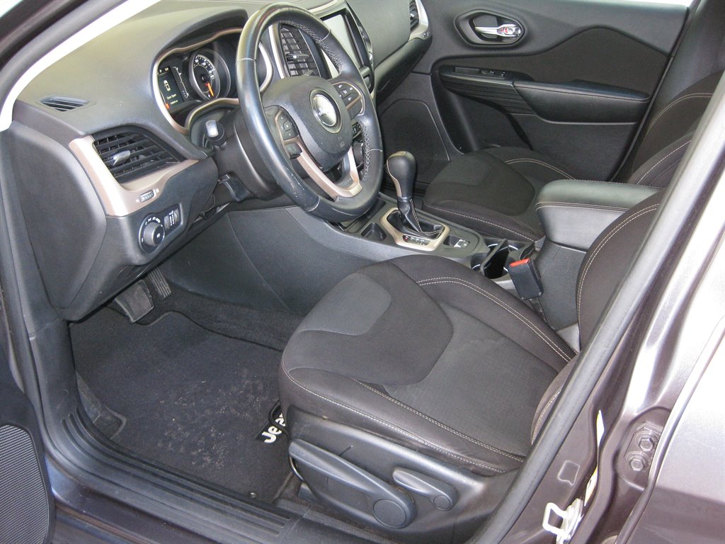 2016 Jeep Cherokee Latitude photo