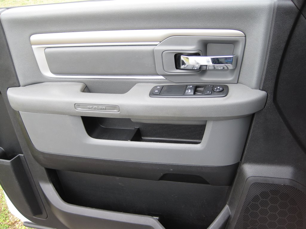 2016 RAM 1500 Tradesman-Hemi-Long  photo