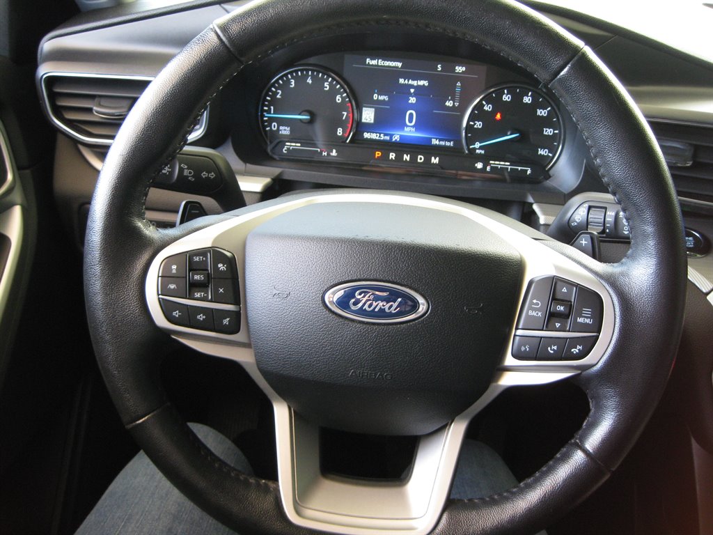 2021 Ford Explorer XLT-202a With Sport  photo