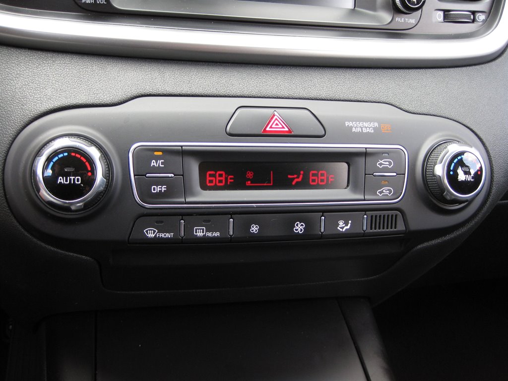 2019 Kia Sorento LX photo