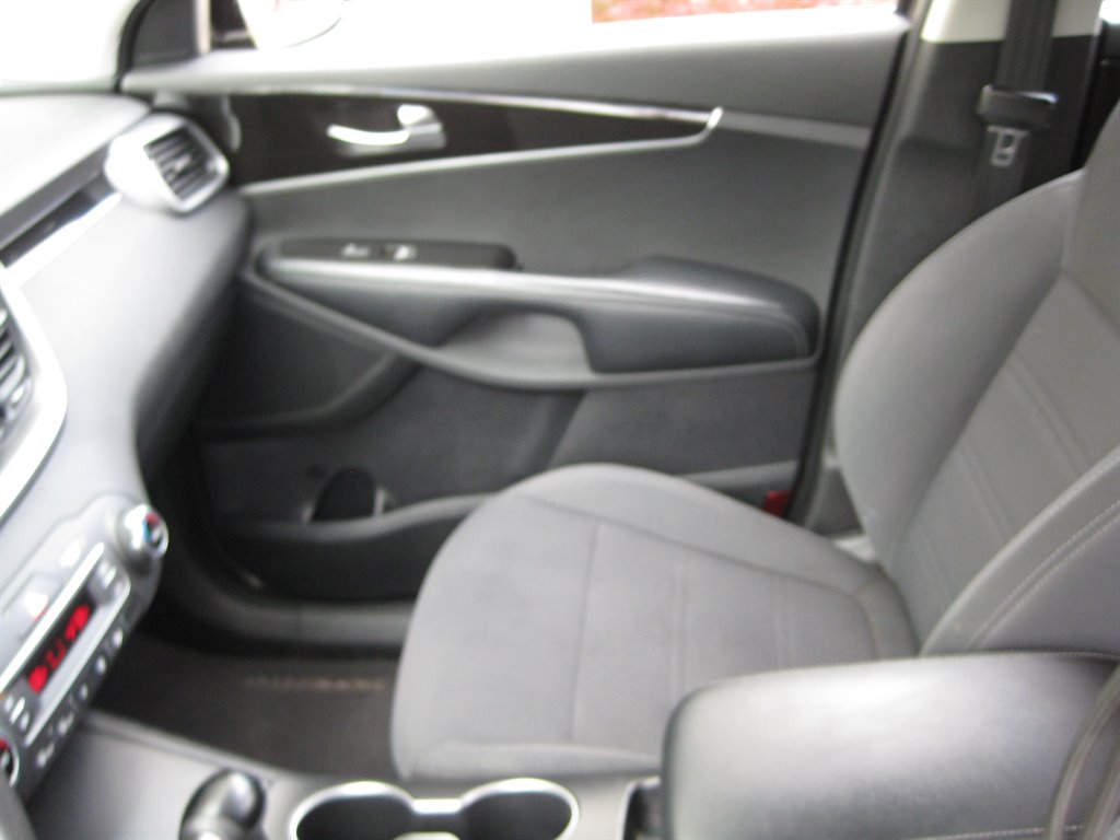 2019 Kia Sorento LX photo
