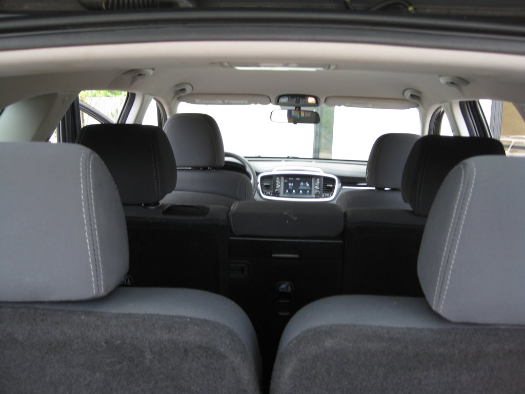 2019 Kia Sorento LX photo