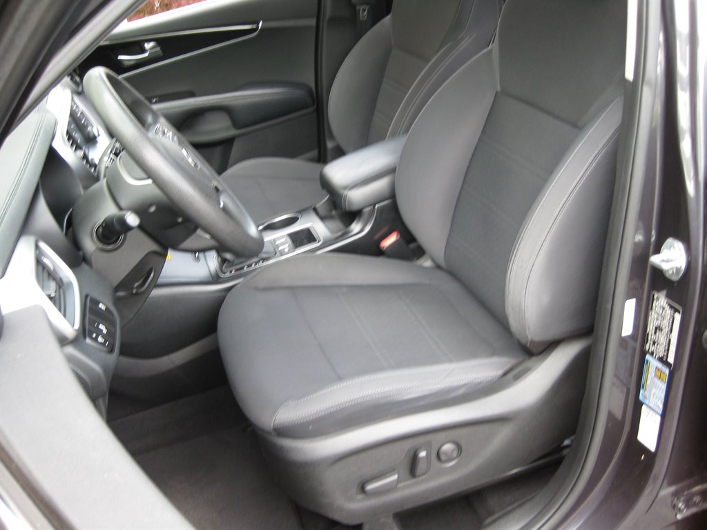 2019 Kia Sorento LX photo