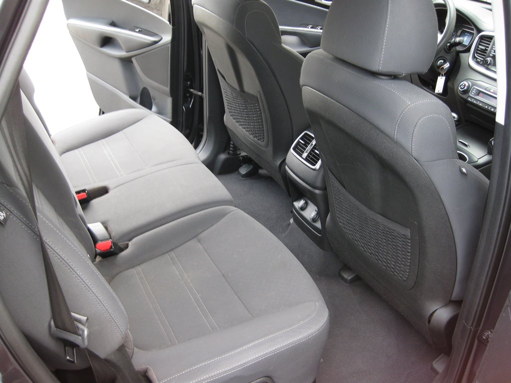 2019 Kia Sorento LX photo