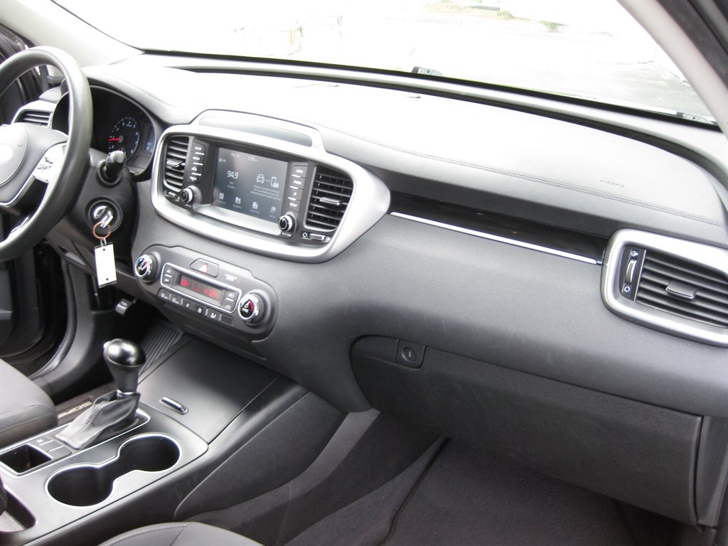 2019 Kia Sorento LX photo
