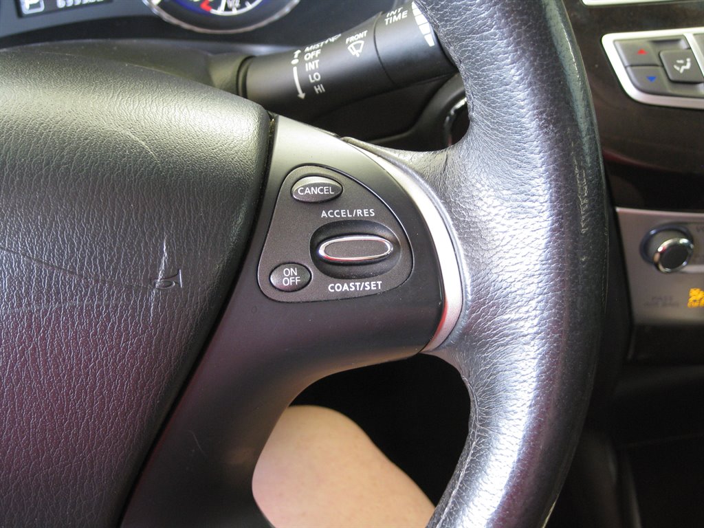 2013 Infiniti JX35 photo