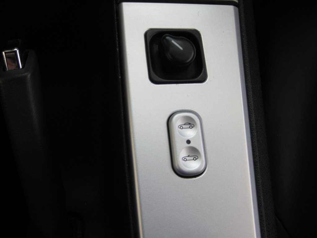 2005 Chrysler Crossfire Limited photo