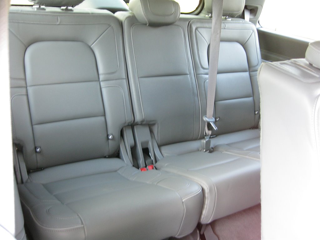 2019 Lincoln Navigator Select With Pano SUN photo