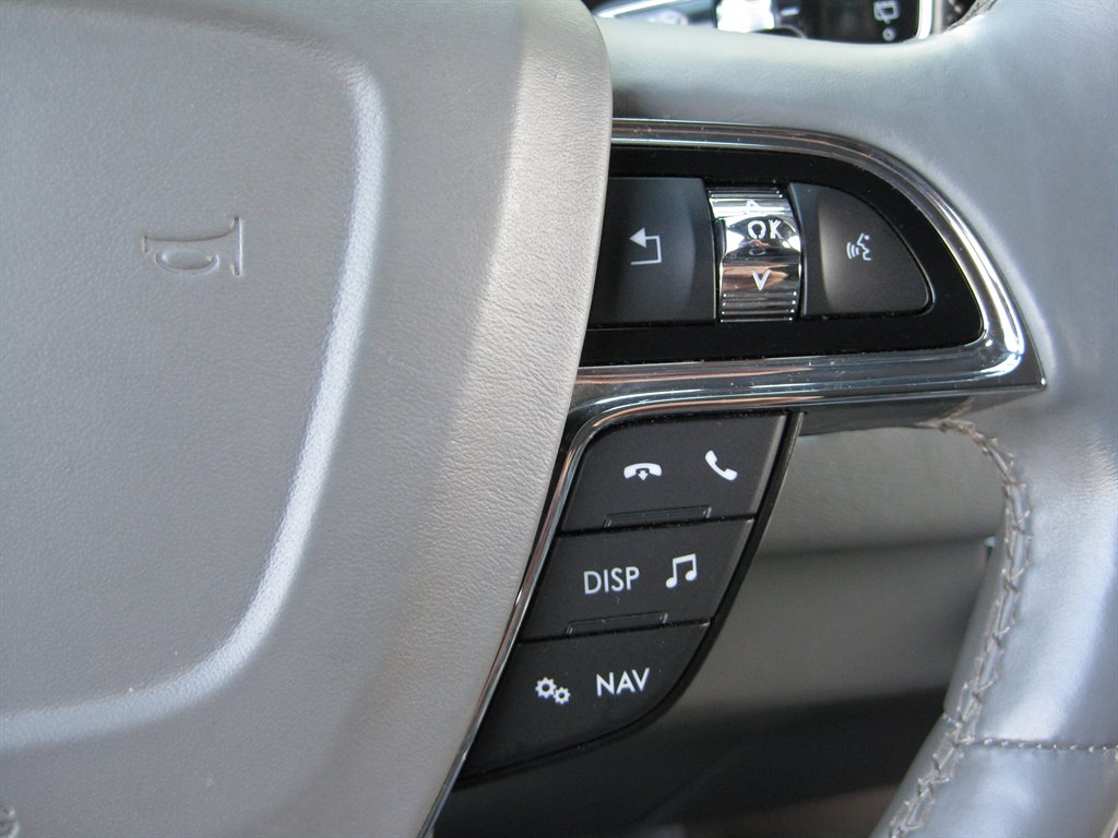 2019 Lincoln Navigator Select With Pano SUN photo