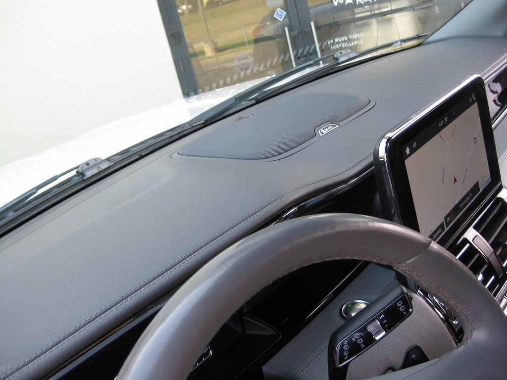 2019 Lincoln Navigator Select With Pano SUN photo