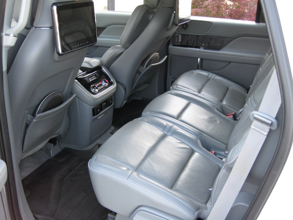 2019 Lincoln Navigator Select With Pano SUN photo