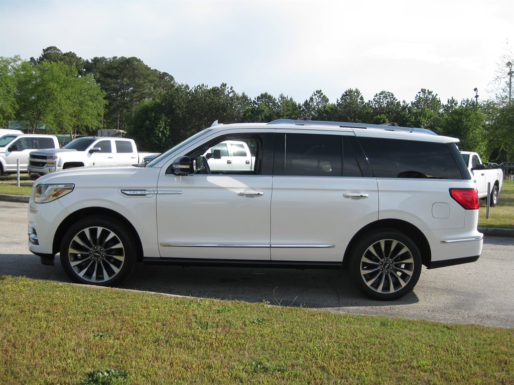 2019 Lincoln Navigator Select With Pano SUN photo