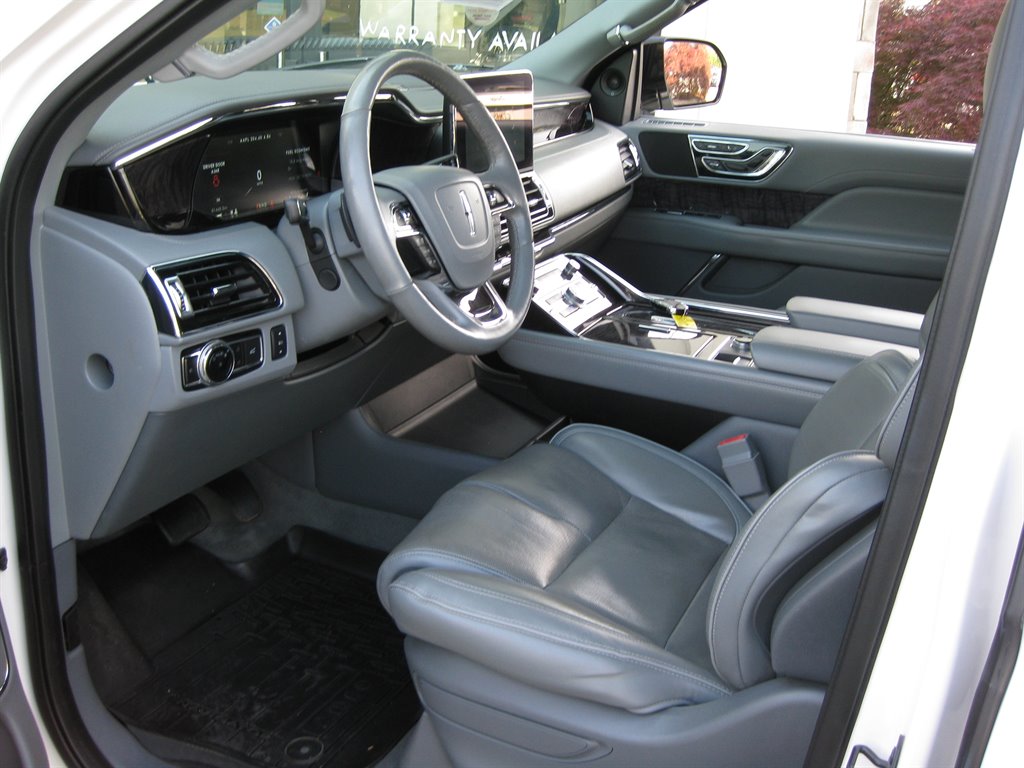 2019 Lincoln Navigator Select With Pano SUN photo