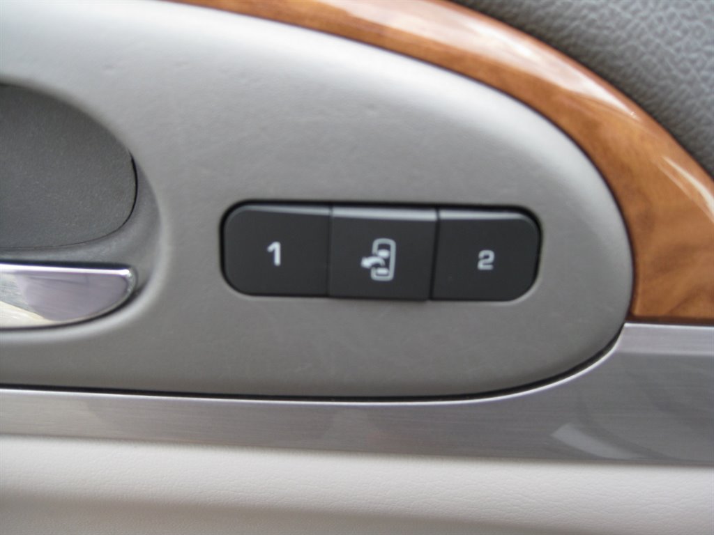 2012 Buick Enclave Leather photo