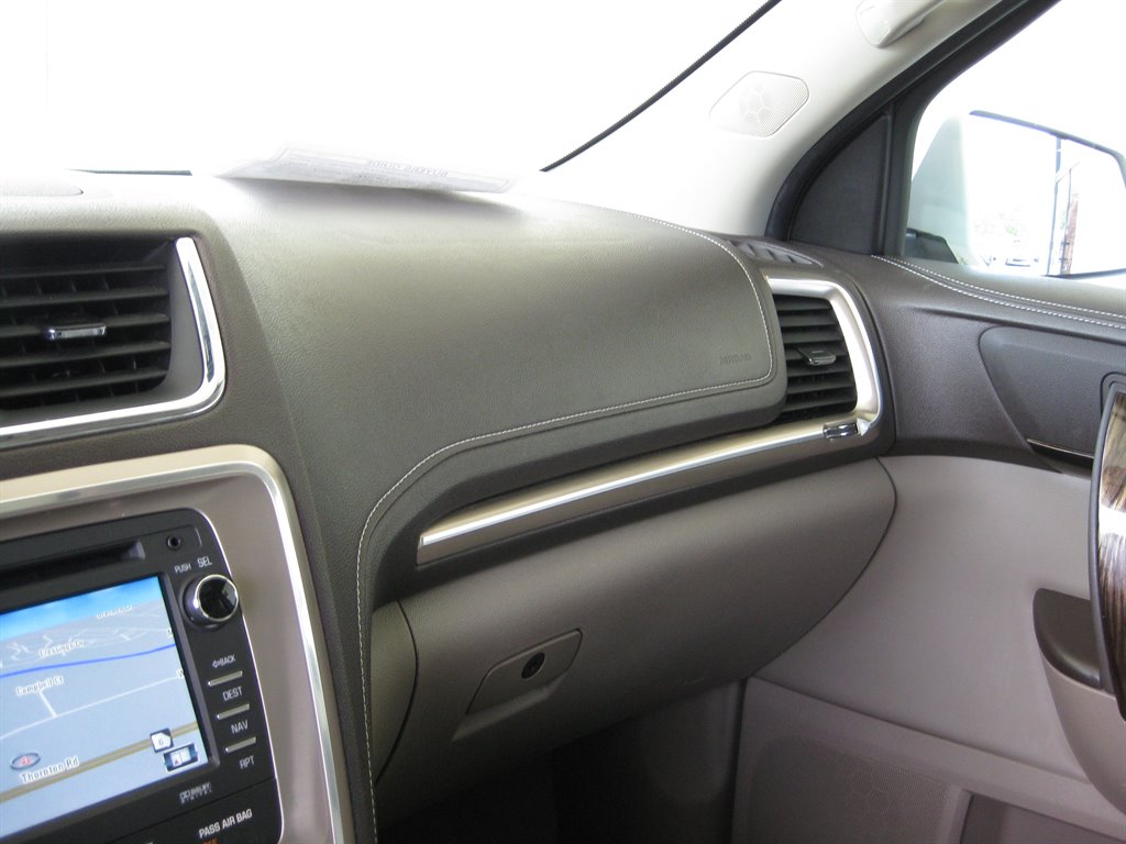 2016 GMC Acadia Denalit With Navigat photo