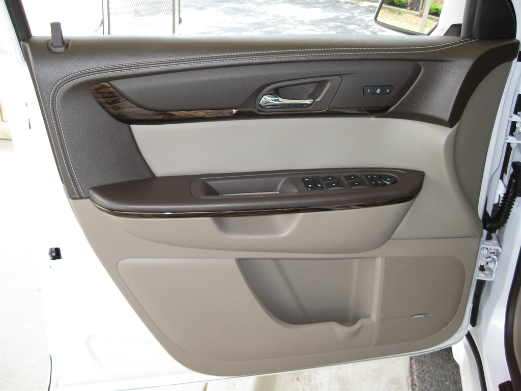 2016 GMC Acadia Denalit With Navigat photo