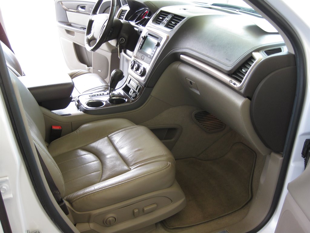2016 GMC Acadia Denalit With Navigat photo