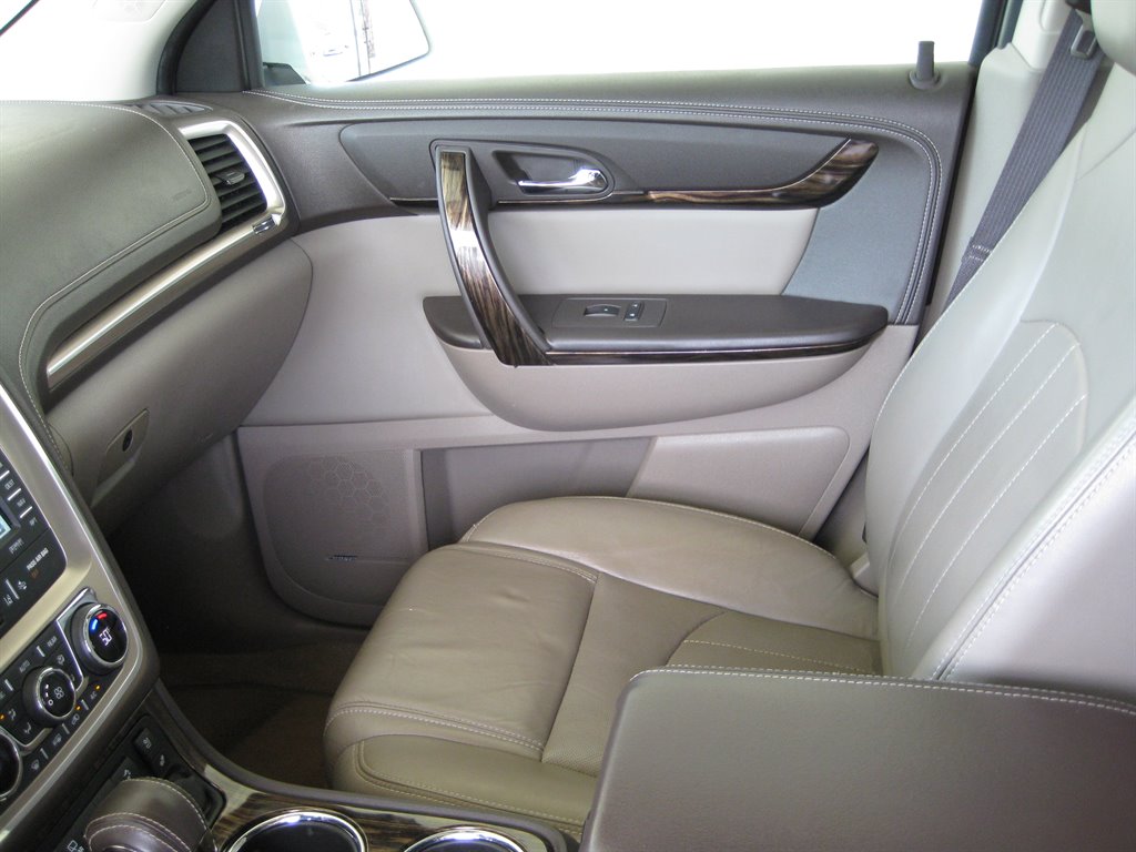 2016 GMC Acadia Denalit With Navigat photo