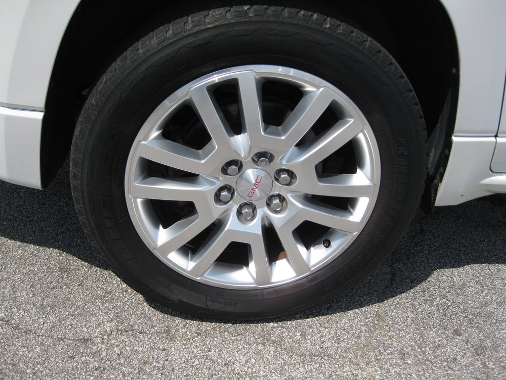 2016 GMC Acadia Denalit With Navigat photo
