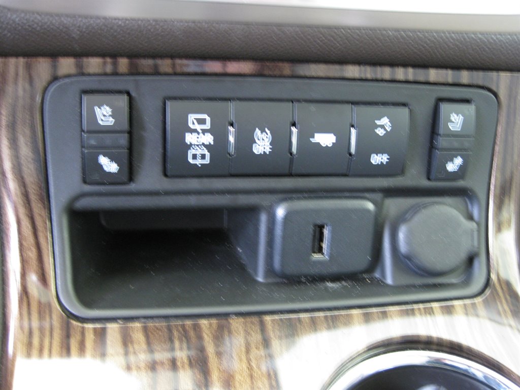 2016 GMC Acadia Denalit With Navigat photo