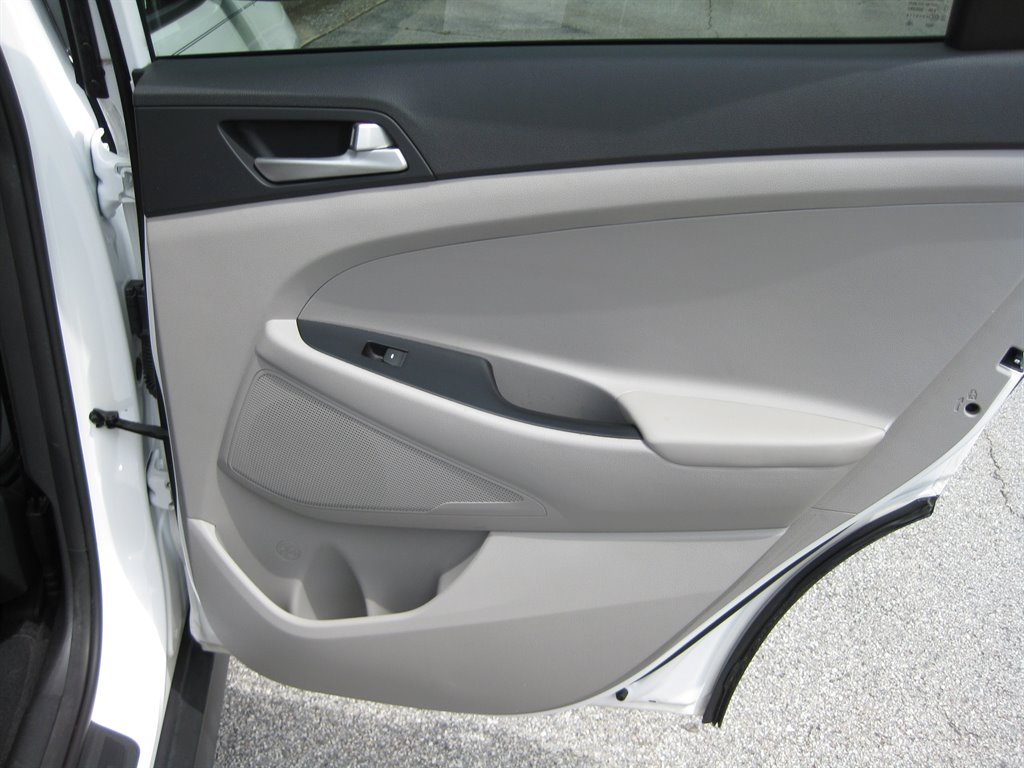 2019 Hyundai Tucson Value With Cargo PKG photo