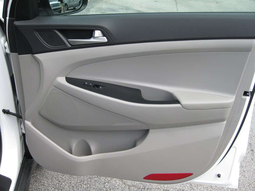 2019 Hyundai Tucson Value With Cargo PKG photo