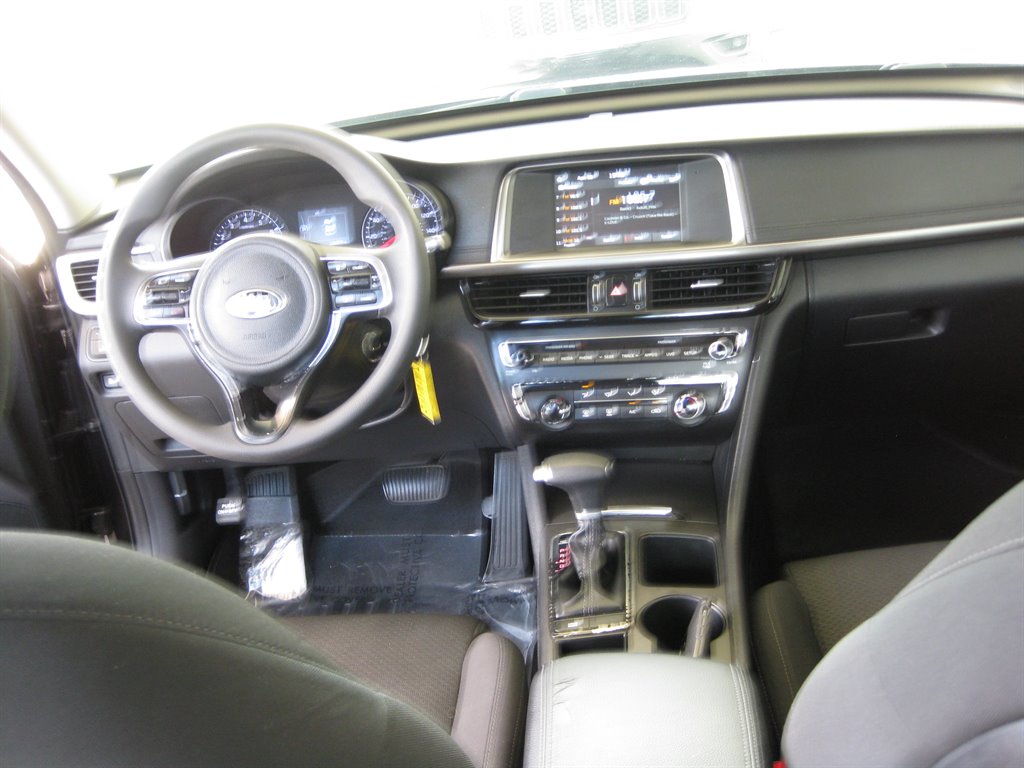 2018 Kia Optima LX photo