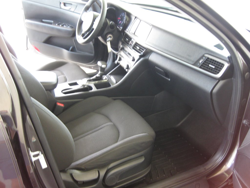 2018 Kia Optima LX photo