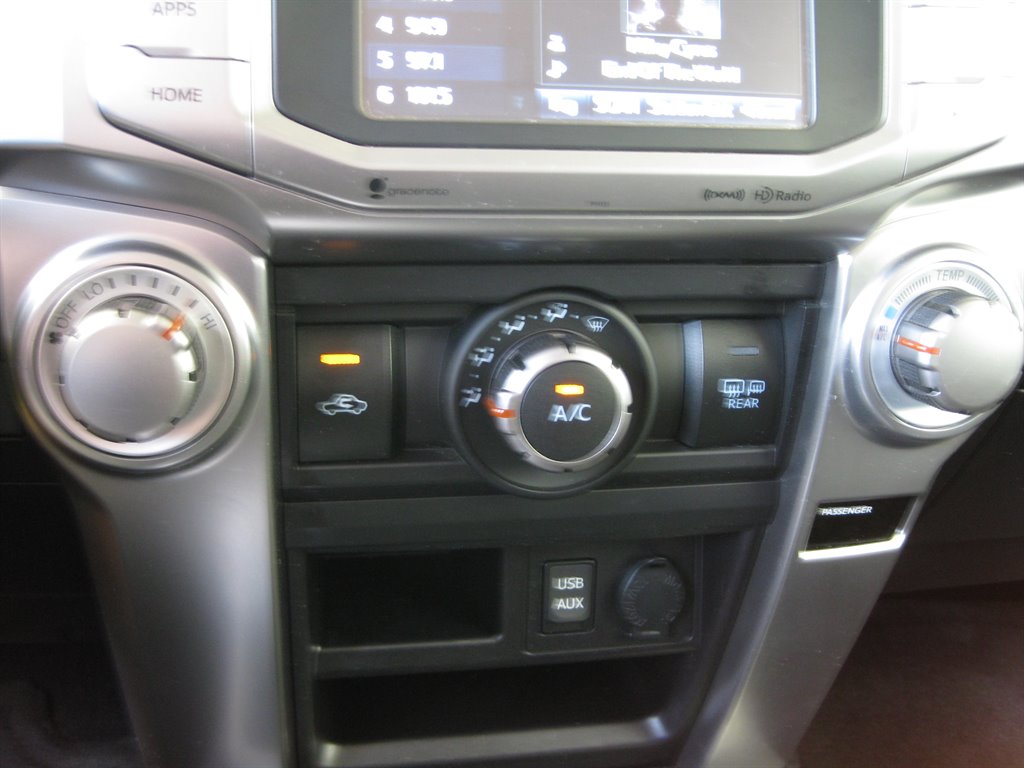 2017 Toyota 4Runner SR5 Premium With 3rd photo