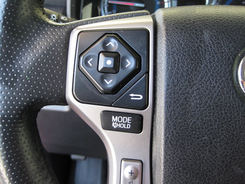 2017 Toyota 4Runner SR5 Premium With 3rd photo