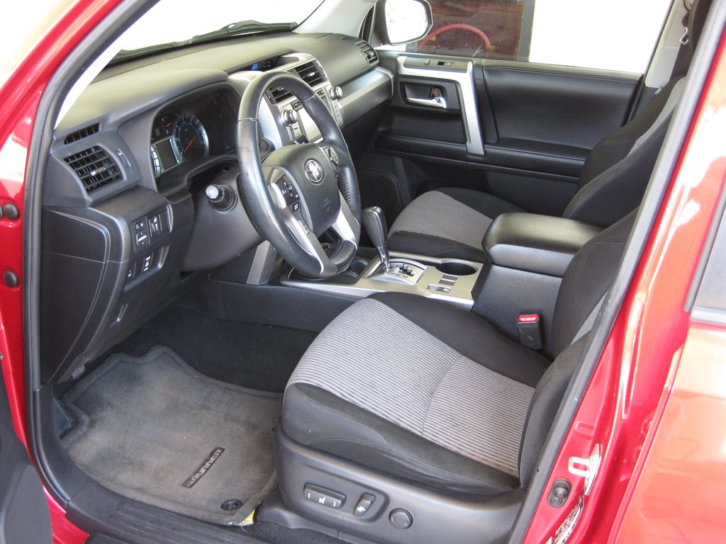 2017 Toyota 4Runner SR5 Premium With 3rd photo