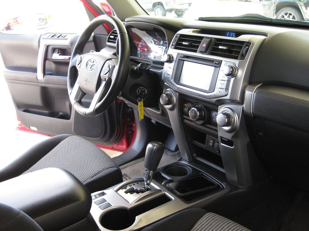 2017 Toyota 4Runner SR5 Premium With 3rd photo