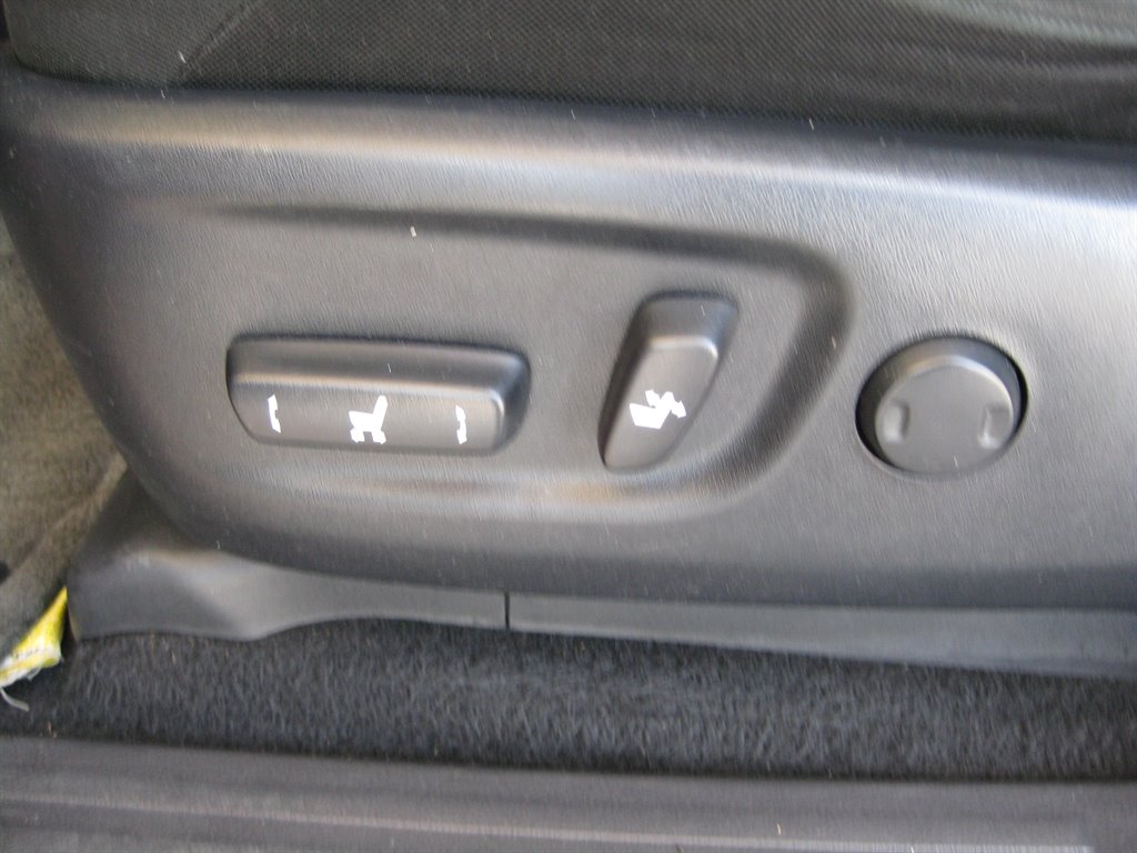 2017 Toyota 4Runner SR5 Premium With 3rd photo