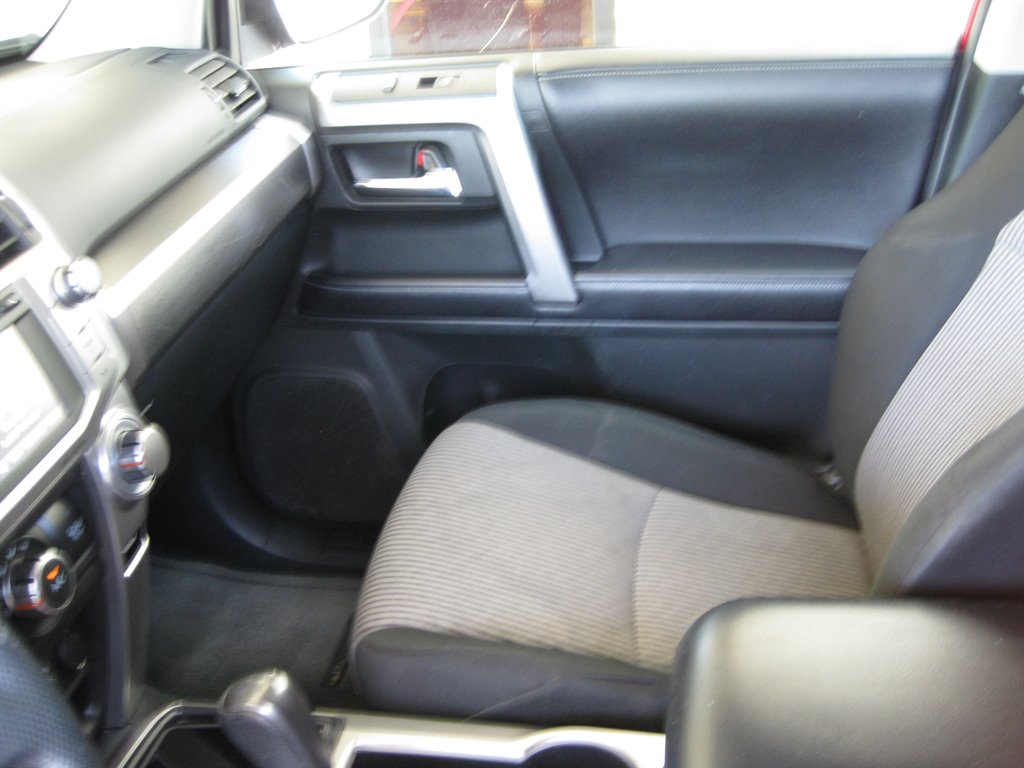 2017 Toyota 4Runner SR5 Premium With 3rd photo