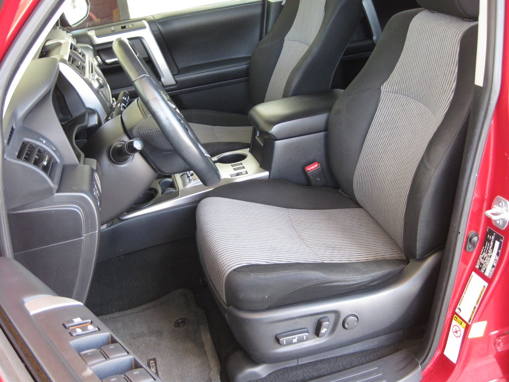 2017 Toyota 4Runner SR5 Premium With 3rd photo