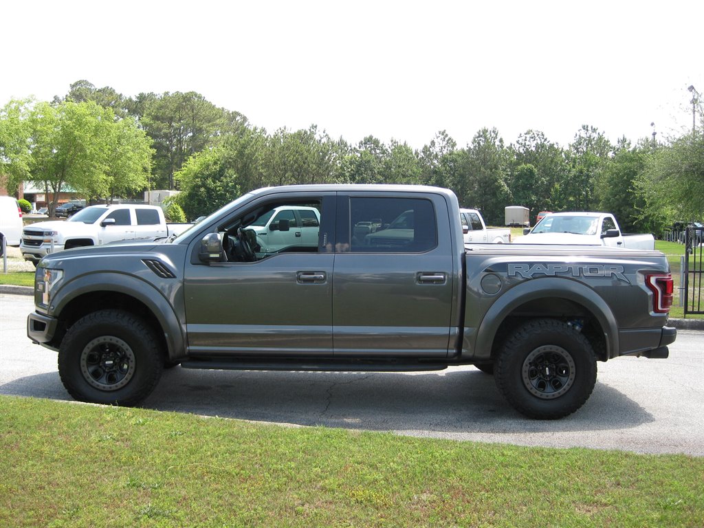 2017 Ford F150 Raptor photo