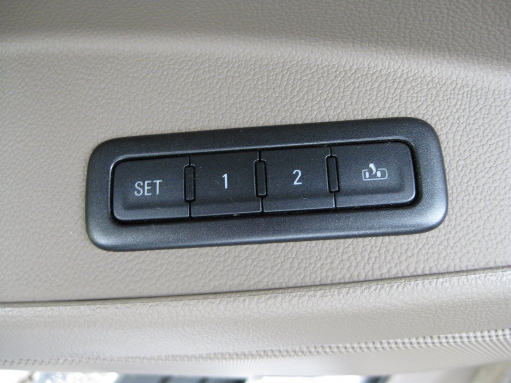 2015 Chevrolet Tahoe LTZ photo