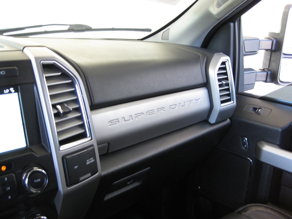 2017 Ford F250sd Lariat With Pano SUN photo