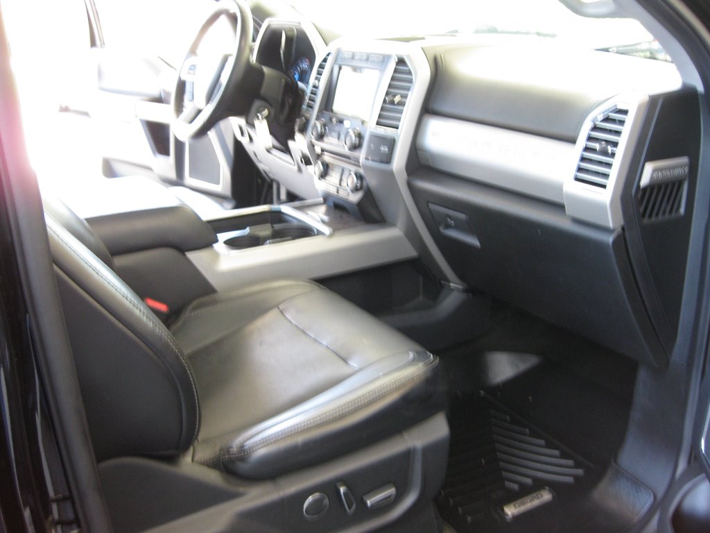 2017 Ford F250sd Lariat With Pano SUN photo