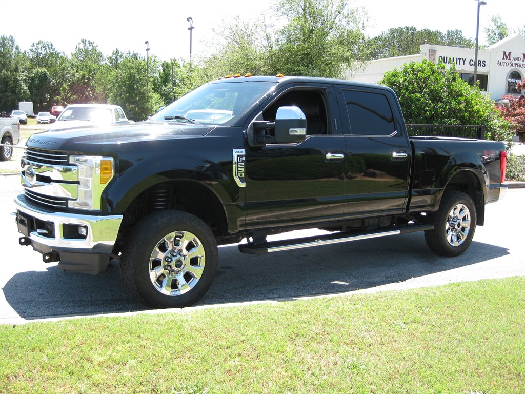 2017 Ford F250sd Lariat With Pano SUN photo