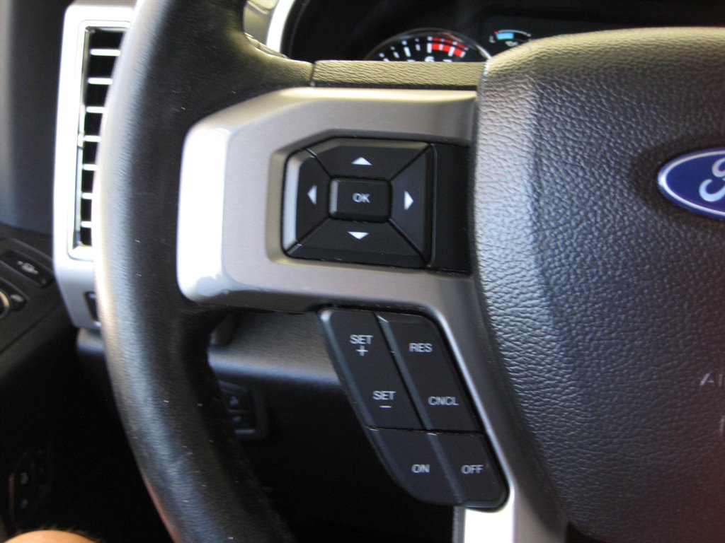 2017 Ford F250sd Lariat With Pano SUN photo
