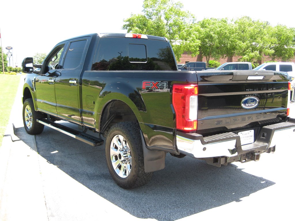 2017 Ford F250sd Lariat With Pano SUN photo